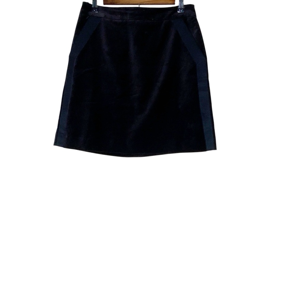 Ann Taylor Black Mini Skirt. Velvet. Excellent condition